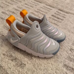 Nike Kids Dynamo Go Easy Slip-On Sneakers.  Sz 11c.